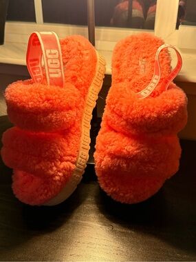 UGG Fluff Yeah Slide Neon Coral Sheepskin Platform Sandals Women’s Size 7